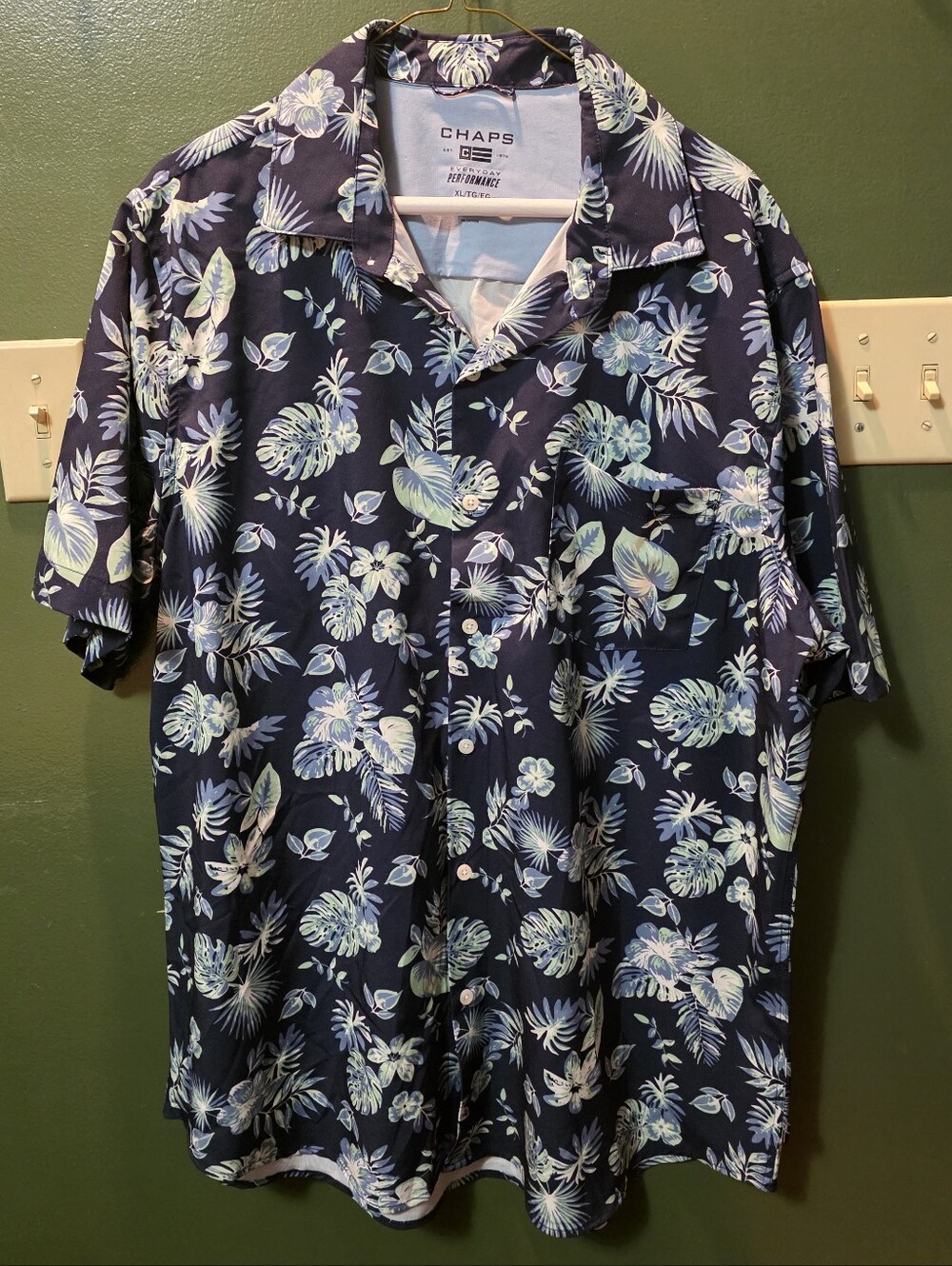Men's Chaps Everyday Performance Button Up Tropical Print Short Sleeve Shirt